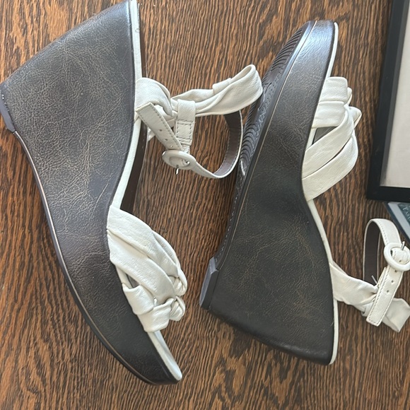 Franco Sarto Wedge Heels - Picture 5 of 5
